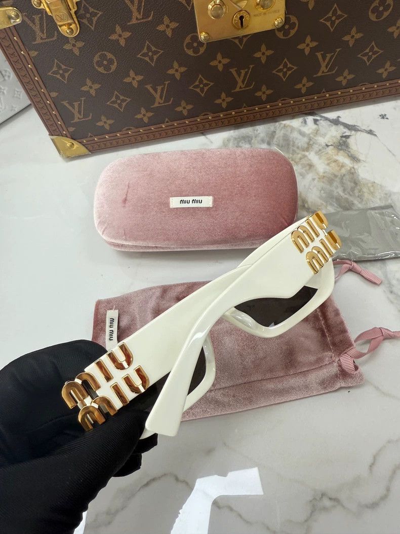 Miu Miu Miu Miu White Sunglasses with Gold Logo Size ONE SIZE - 6 Thumbnail