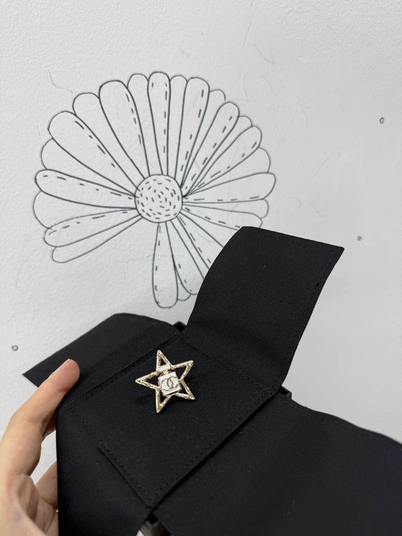 Chanel Chanel Enamel Star Logo Brooch Pin Size ONE SIZE - 2 Thumbnail