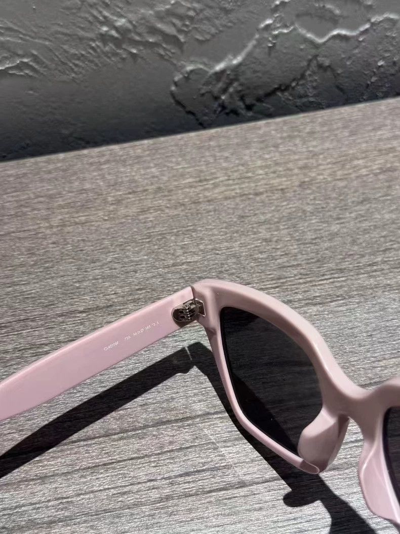 Celine Celine Pink Framed Letter Logo Sunglasses Size ONE SIZE - 6 Thumbnail