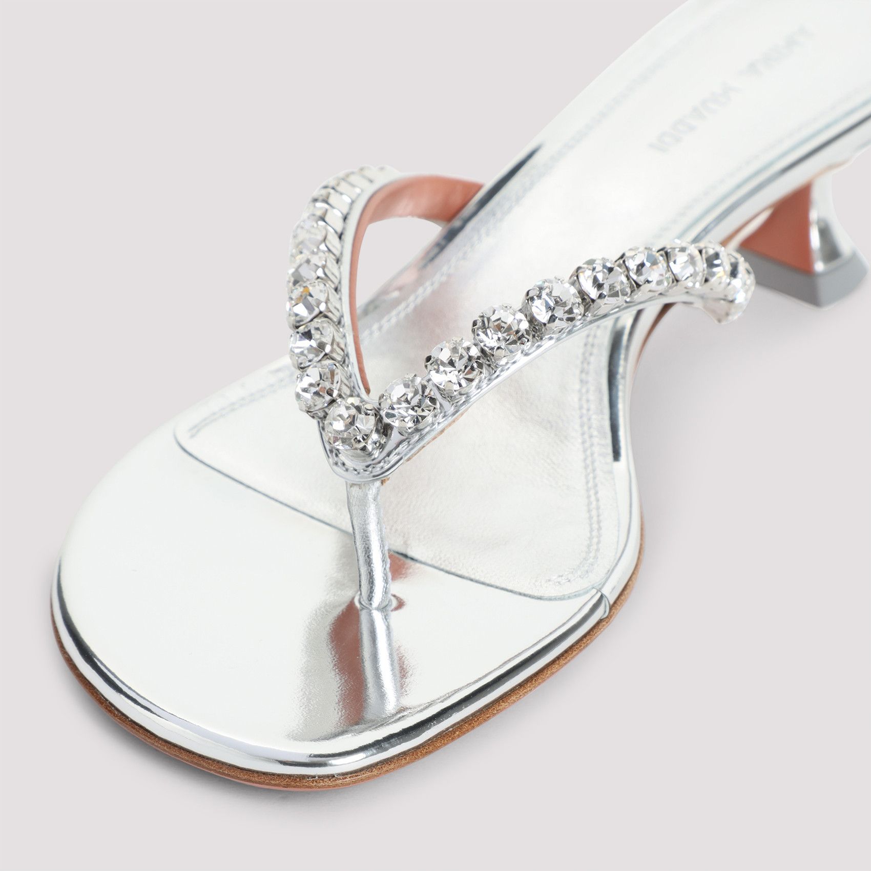 サンダル・ミュール AMINA MUADDI GIGI THONG MIRROR SANDALS AMINA MUADDI Gigi crystal-embellished mirrored-leather mules