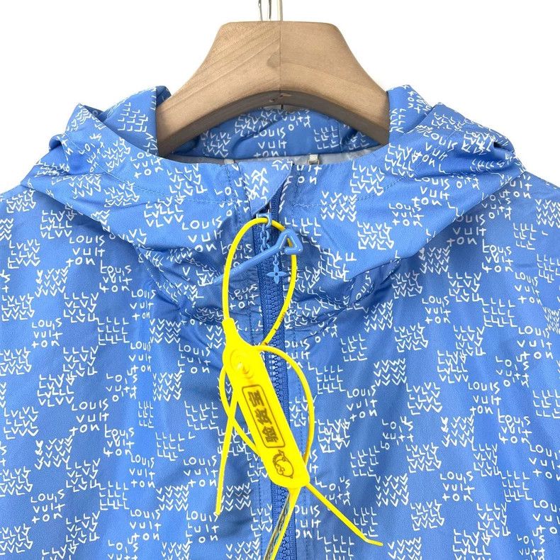 Louis Vuitton Louis Vuitton Gradient Logo Jacket Size US XL / EU 56 / 4 - 5 Thumbnail