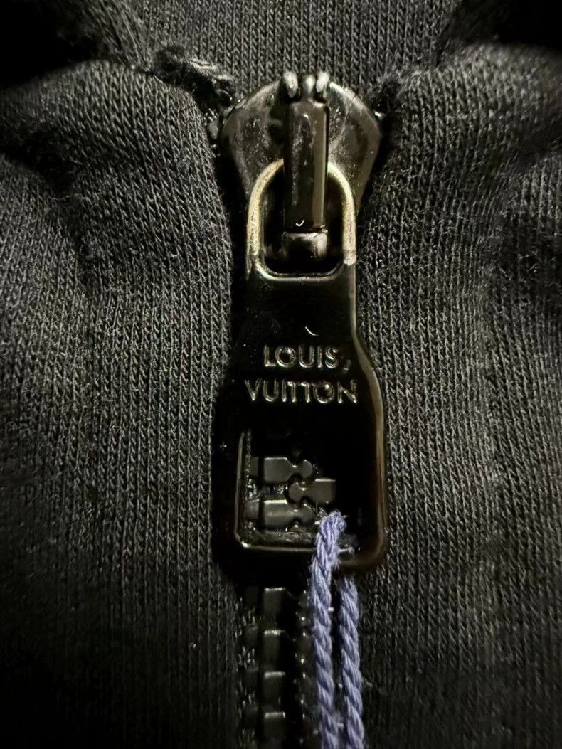 Louis Vuitton Louis Vuitton Black Hoodie with Tag Size US XL / EU 56 / 4 - 3 Thumbnail