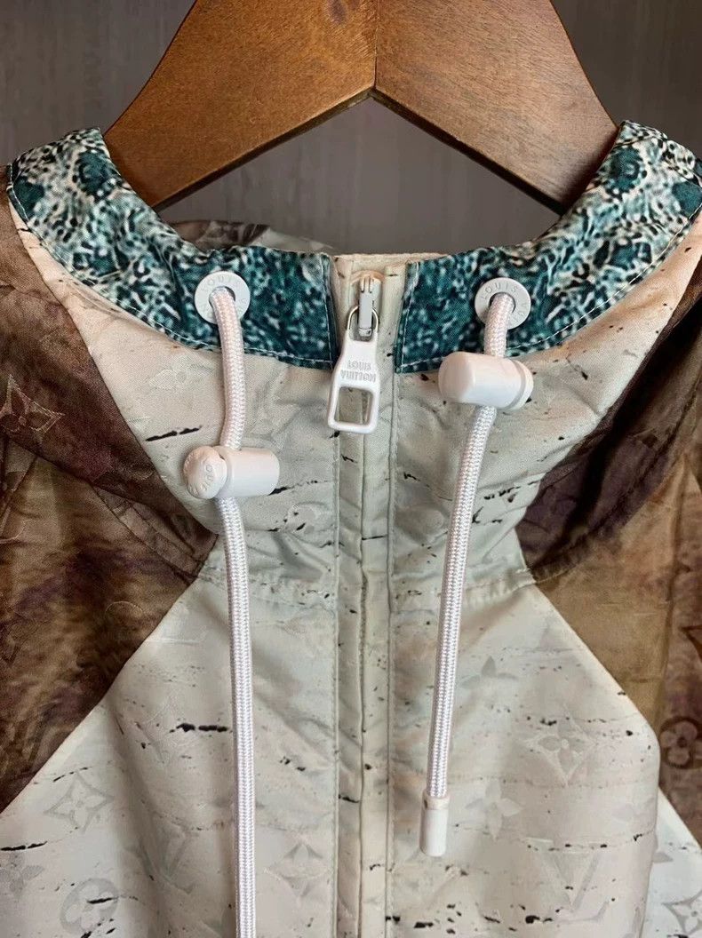 Louis Vuitton Louis Vuitton Marble Logo Hooded Jacket Size US L / EU 52-54 / 3 - 3 Thumbnail