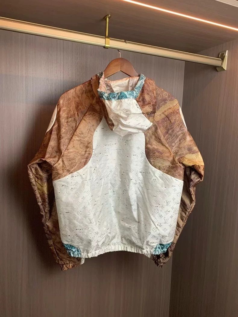 Louis Vuitton Louis Vuitton Marble Logo Hooded Jacket Size US L / EU 52-54 / 3 - 2 Thumbnail
