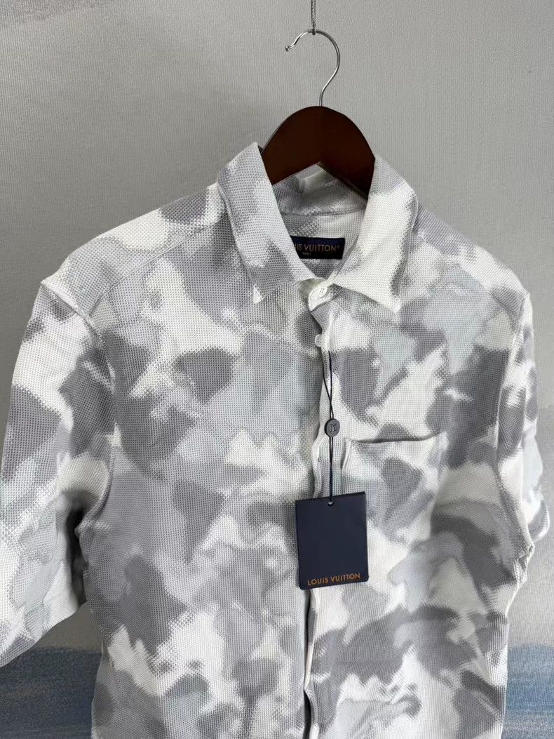 Louis Vuitton Louis Vuitton Gray White Short Sleeve Shirt Size US M / EU 48-50 / 2 - 2 Thumbnail