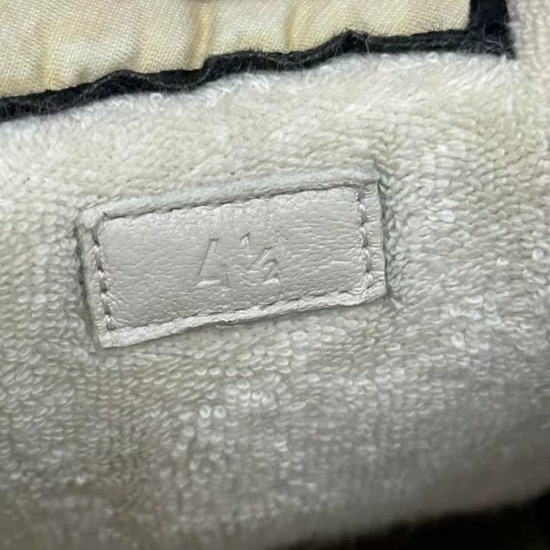 Gucci Gucci Dirty Sneakers Size 4.5 Size US 5 / EU 37 - 8 Thumbnail