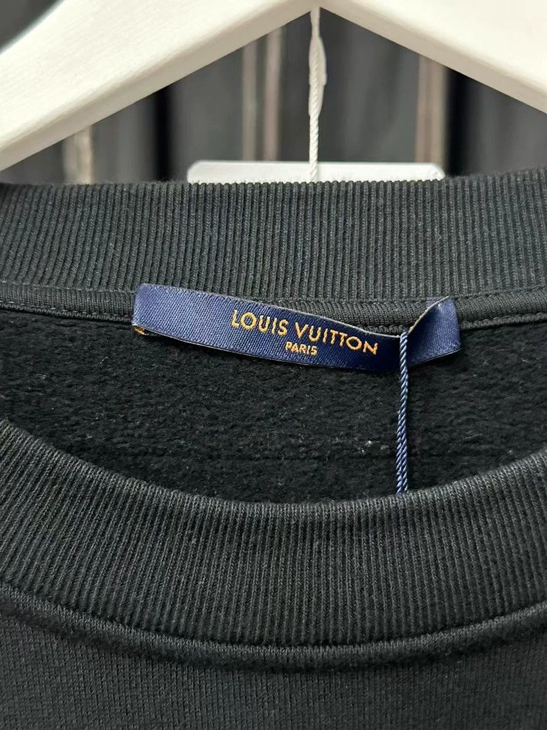 Louis Vuitton Louis Vuitton Embroidered Logo Sweatshirt Size US L / EU 52-54 / 3 - 7 Thumbnail