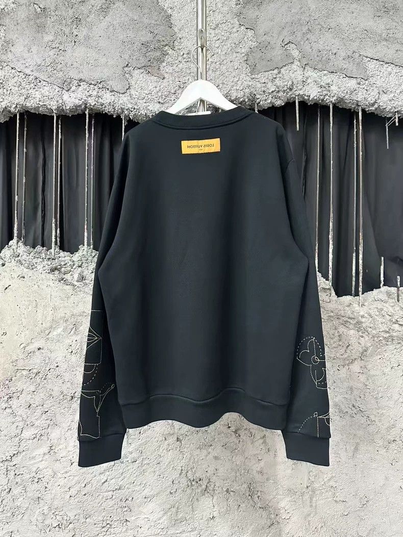 Louis Vuitton Louis Vuitton Embroidered Logo Sweatshirt Size US L / EU 52-54 / 3 - 2 Thumbnail