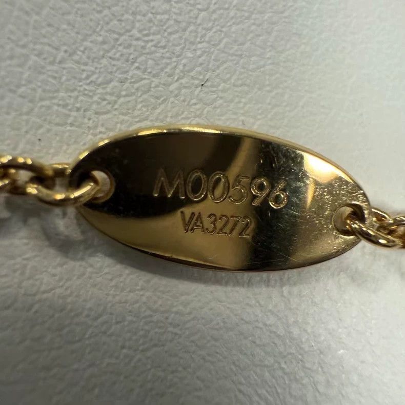 Louis Vuitton Louis Vuitton Gold Necklace with Logo Size ONE SIZE - 6 Thumbnail