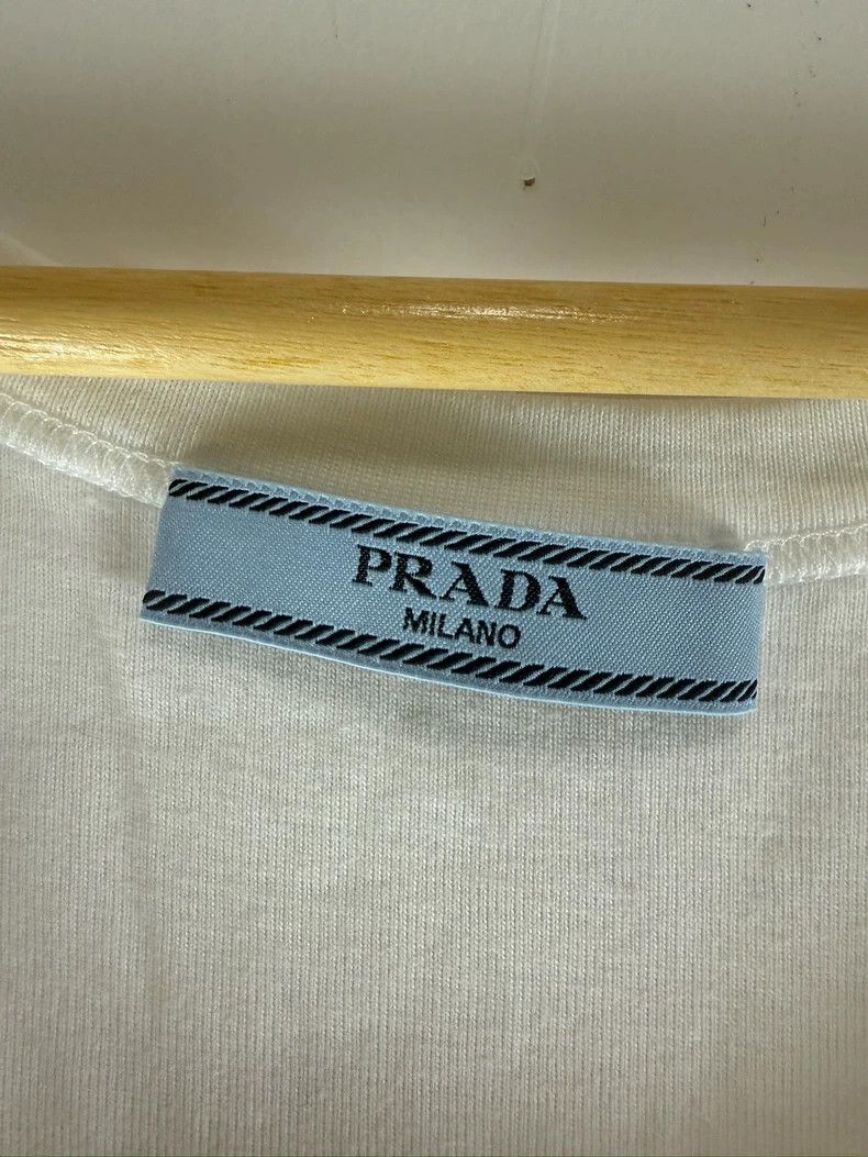 Prada Prada Triangle Logo White Tank Top Size US S / EU 44-46 / 1 - 3 Thumbnail