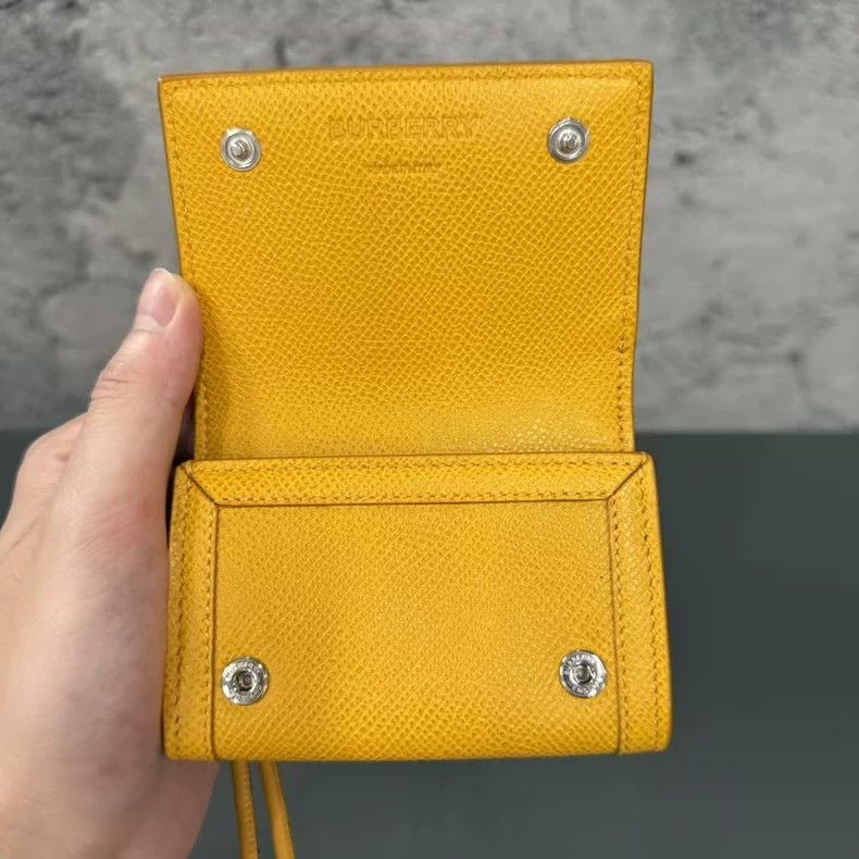 Burberry Burberry Wallet in Bright Yellow Color Size ONE SIZE - 5 Thumbnail