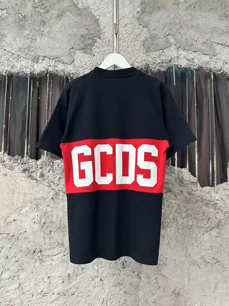 GCDS GCDS Short Sleeve Shirt in Red and Navy Size US XS / EU 42 / 0 - 2 Thumbnail