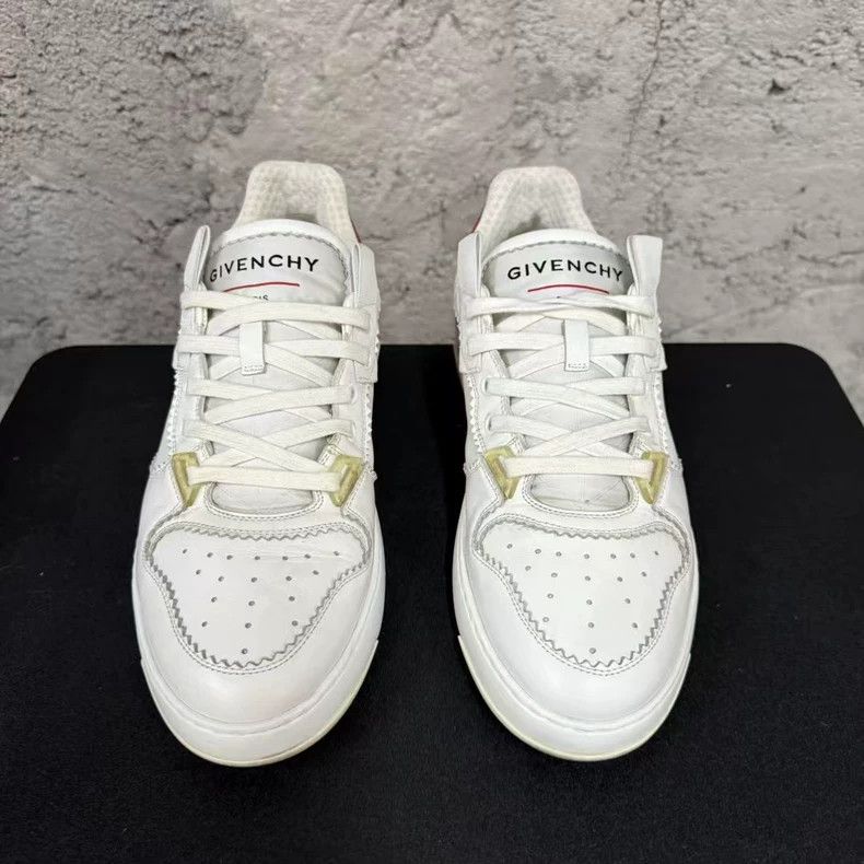 Givenchy Givenchy Sneakers with Red Accents Size US 9.5 / EU 42-43 - 6 Thumbnail