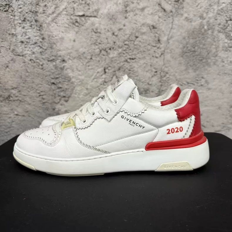Givenchy Givenchy Sneakers with Red Accents Size US 9.5 / EU 42-43 - 2 Thumbnail