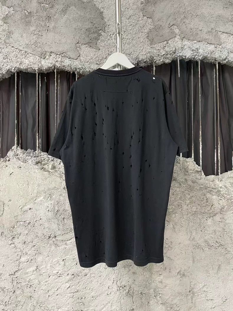 Givenchy Givenchy Distressed Short Sleeve T-Shirt Size US S / EU 44-46 / 1 - 2 Thumbnail