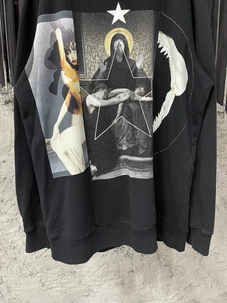 Givenchy Givenchy Graphic Sweatshirt with Unique Prints Size US M / EU 48-50 / 2 - 4 Thumbnail