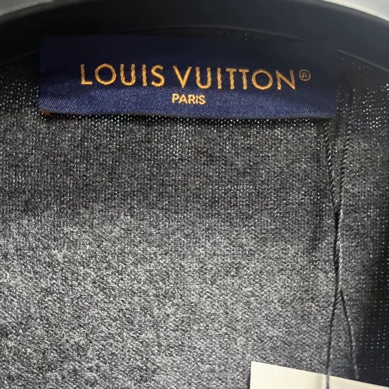 Louis Vuitton Louis Vuitton Grey Logo Cardigan Sweater Size US S / EU 44-46 / 1 - 3 Thumbnail