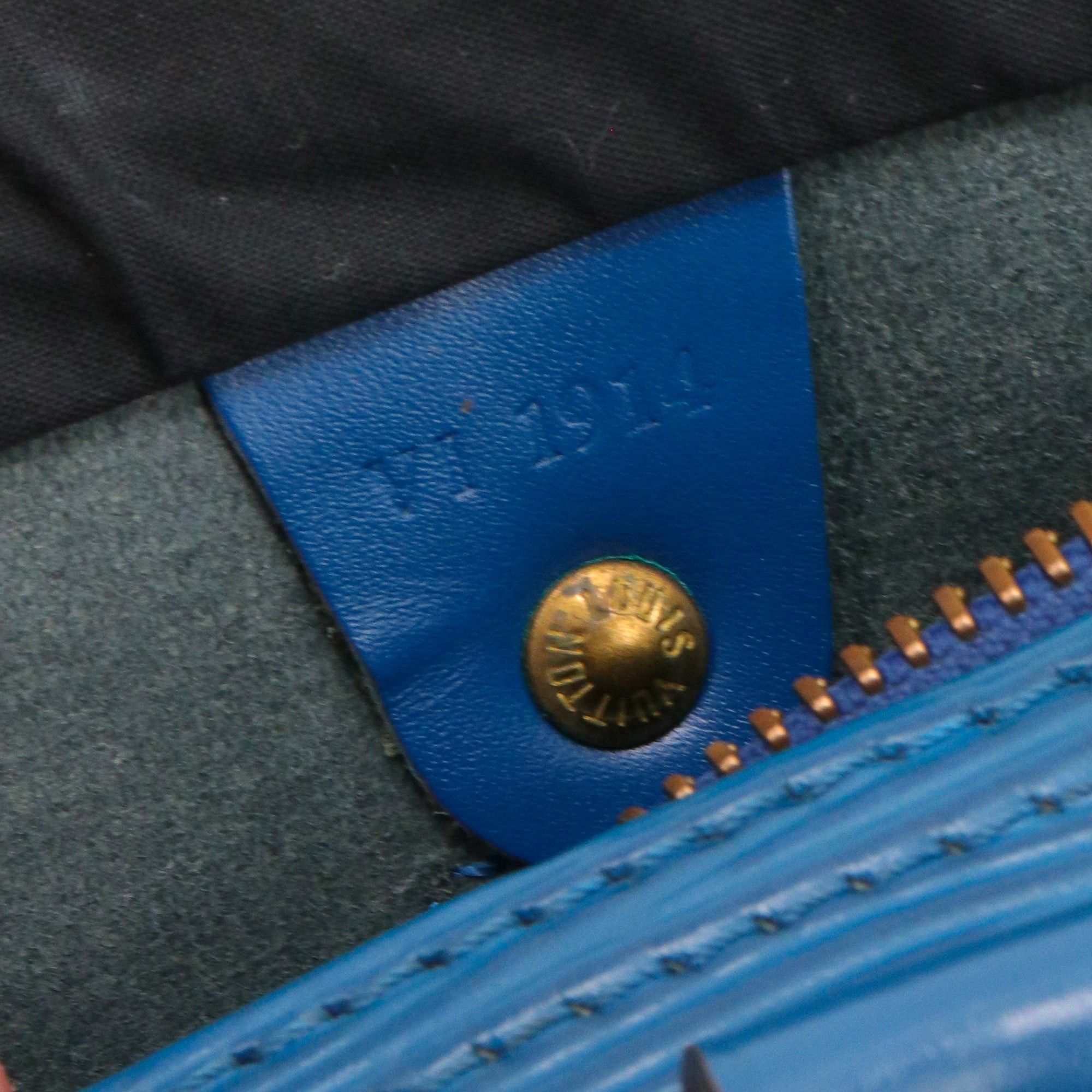 Louis Vuitton LOUIS VUITTON - Louis Vuitton Speedy 25 handbag in blue epi leather Size ONE SIZE - 9 Thumbnail