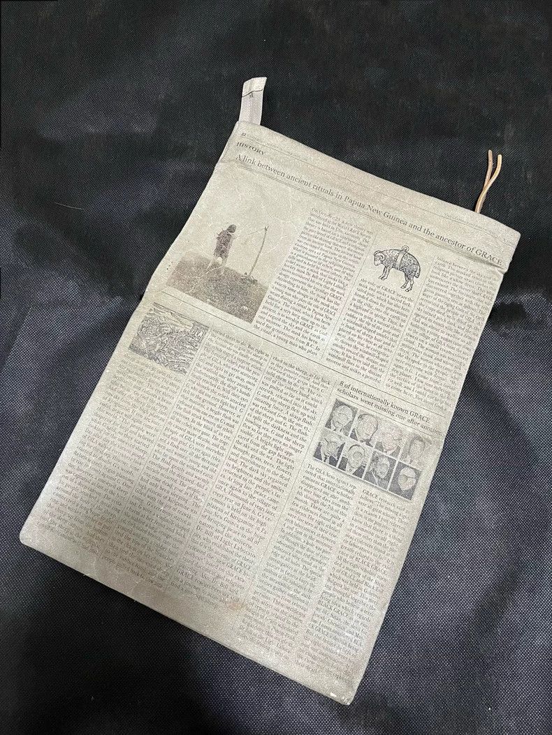 Undercover Undercover Grace Newspaper Leather Clutch Size ONE SIZE - 2 Thumbnail