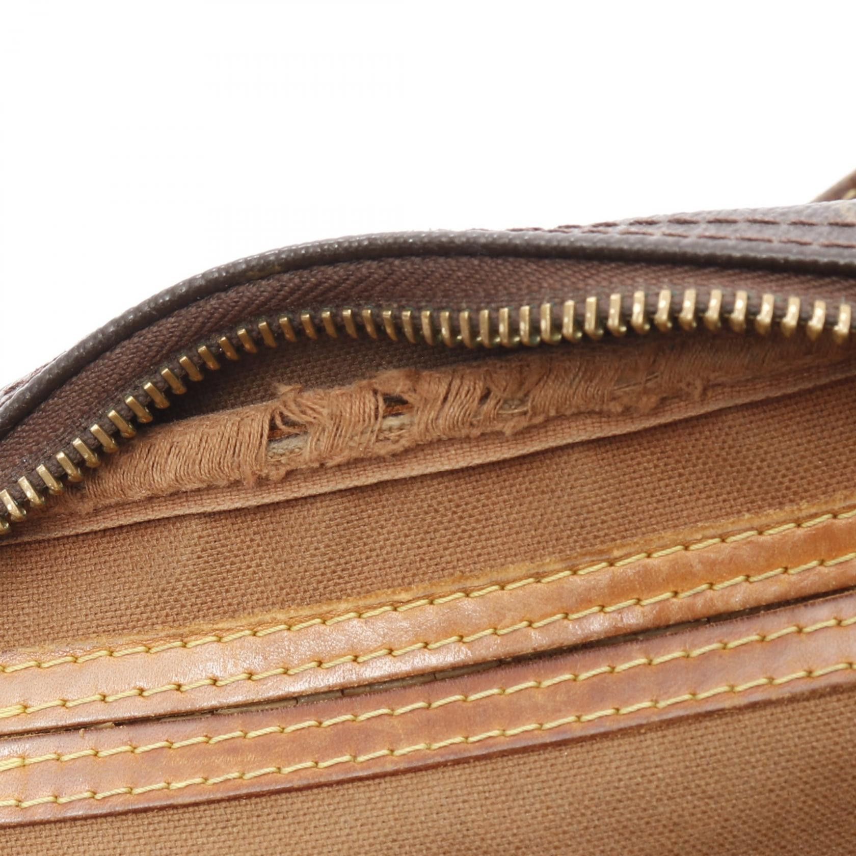 Louis Vuitton Louis Vuitton Louis Vuitton Montorgueil PM Monogram Shoulder Bag Canvas Shoulder Bag M95565 DUTY FREE for USA Size ONE SIZE - 7 Thumbnail