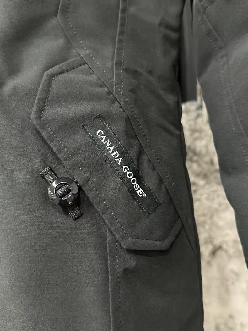 Canada Goose Canada Goose Down Coat Size 10-12 Size US M / EU 48-50 / 2 - 6 Thumbnail