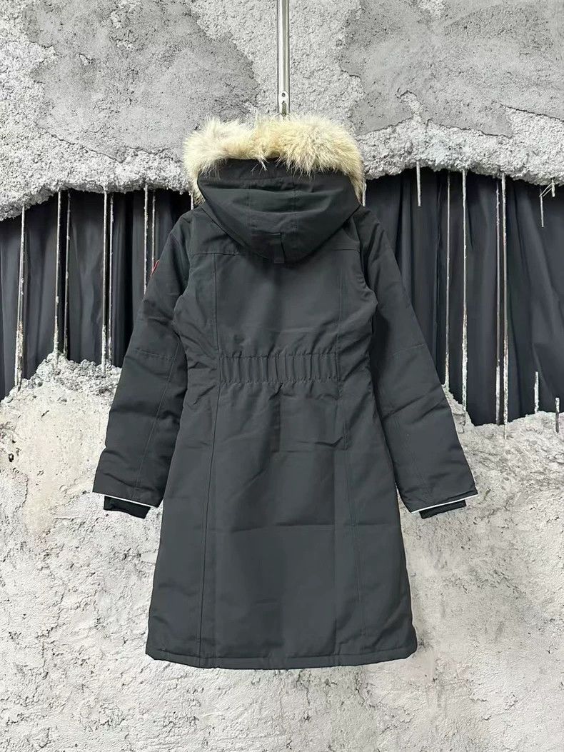 Canada Goose Canada Goose Down Coat Size 10-12 Size US M / EU 48-50 / 2 - 2 Thumbnail