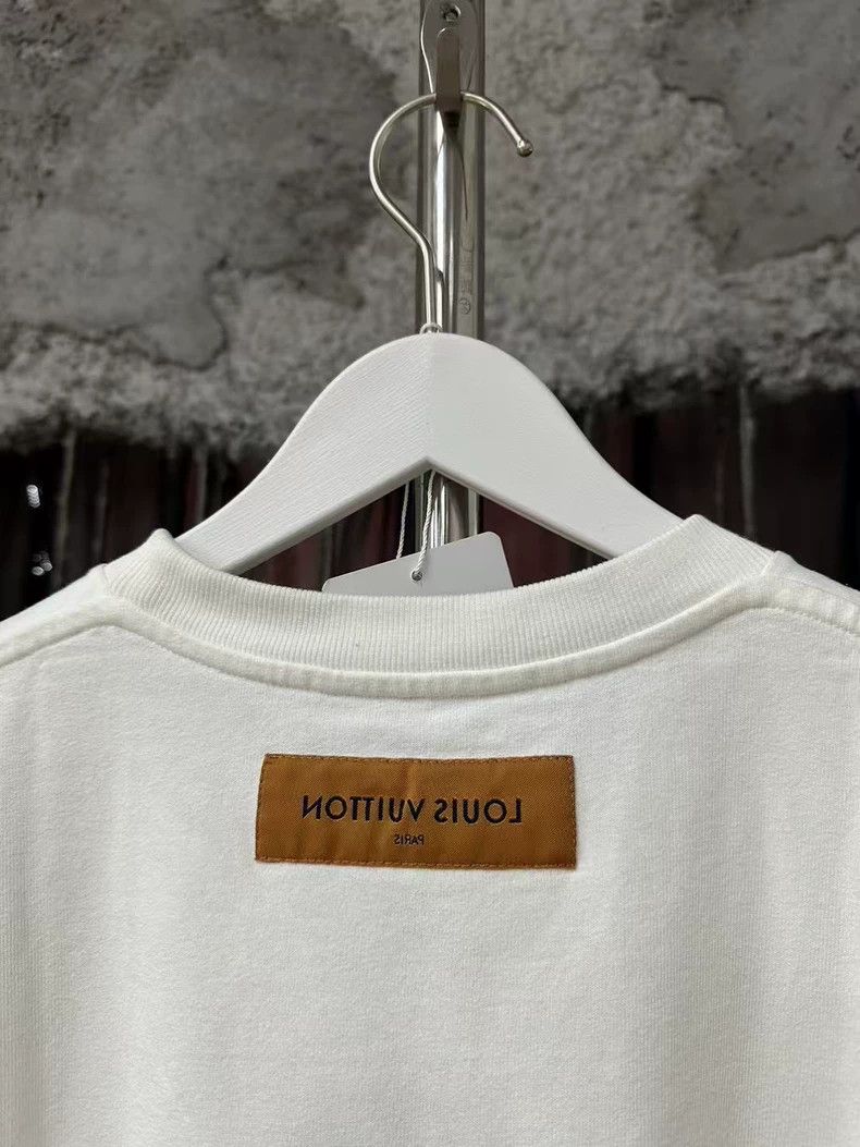 Louis Vuitton Louis Vuitton Short Sleeve Graphic T-Shirt Size US S / EU 44-46 / 1 - 3 Thumbnail