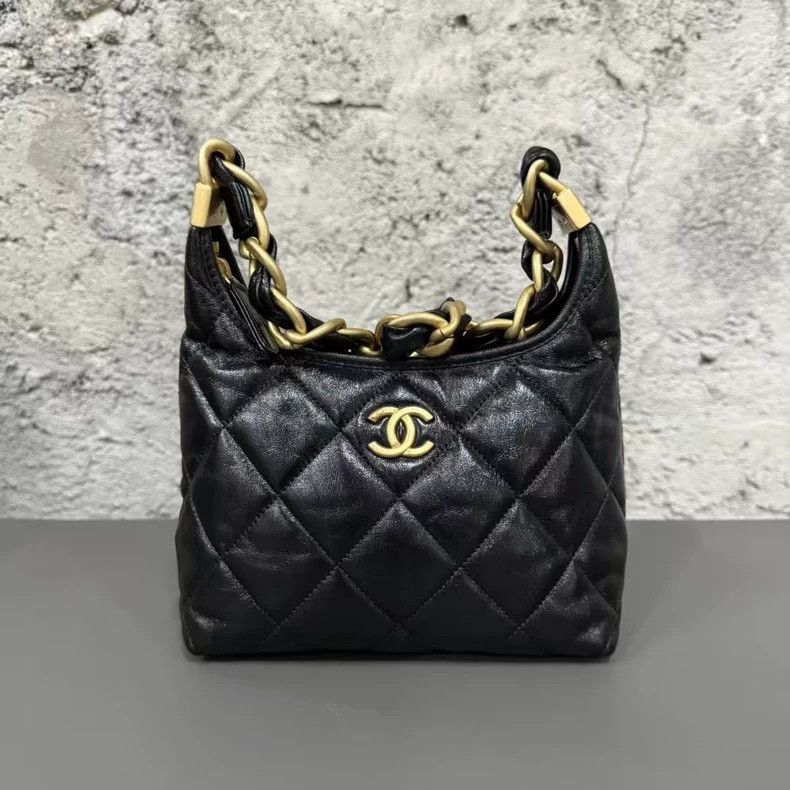 Chanel Chanel Hobo Bag with Gold Hardware Size ONE SIZE - 2 Thumbnail