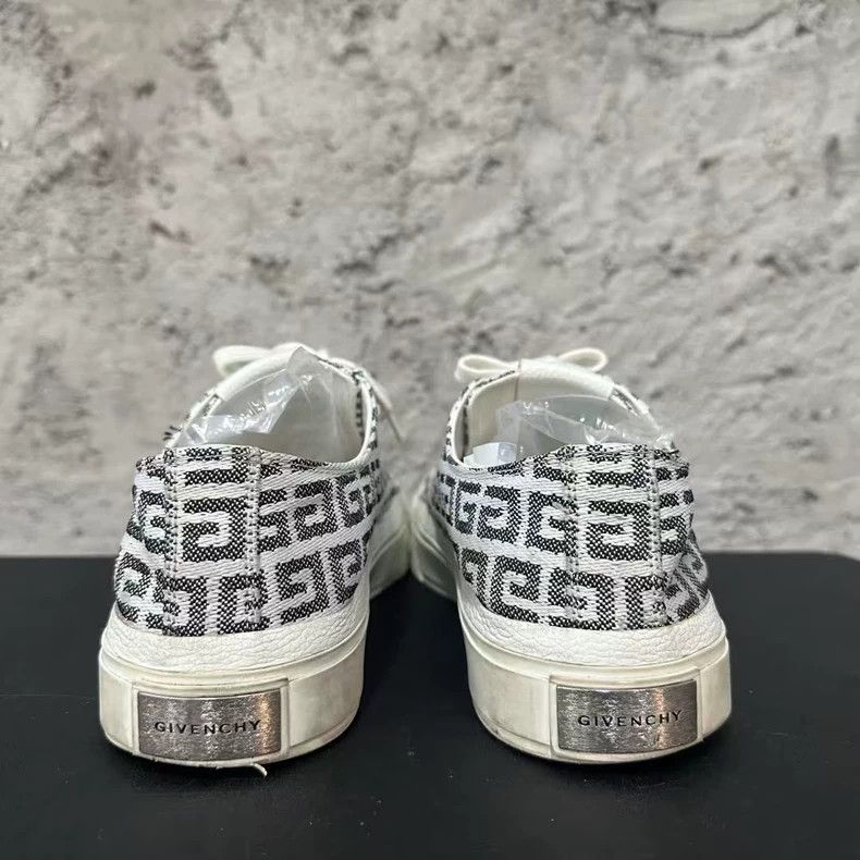 Givenchy Givenchy patterned sneakers size 42 Size US 9 / EU 42 - 3 Thumbnail
