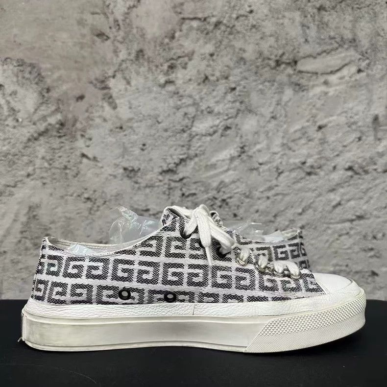 Givenchy Givenchy patterned sneakers size 42 Size US 9 / EU 42 - 4 Thumbnail