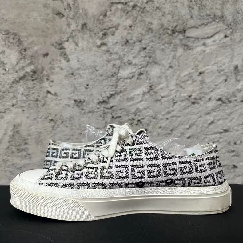 Givenchy Givenchy patterned sneakers size 42 Size US 9 / EU 42 - 5 Thumbnail