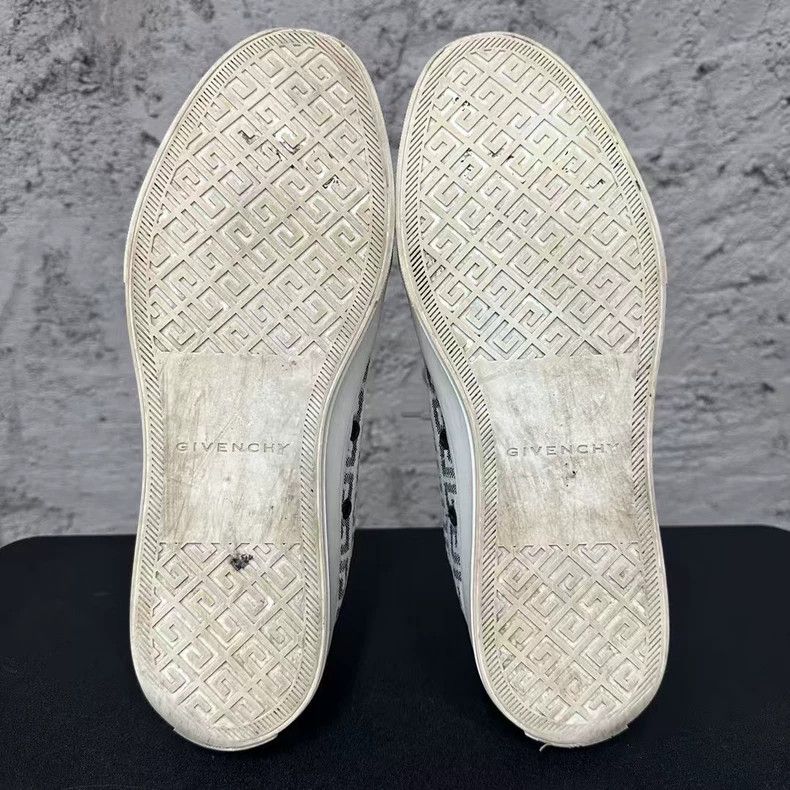Givenchy Givenchy patterned sneakers size 42 Size US 9 / EU 42 - 7 Thumbnail