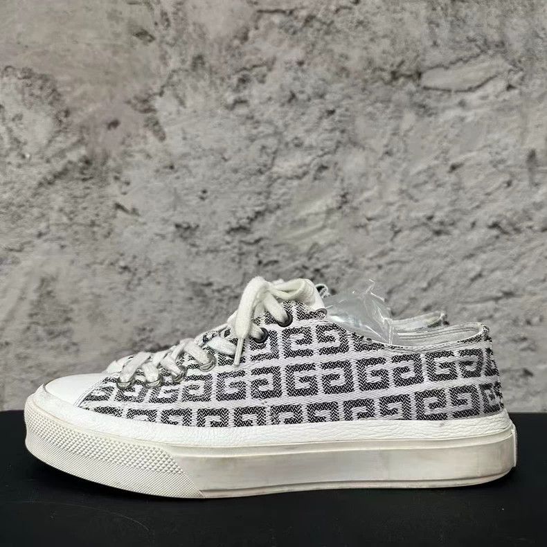 Givenchy Givenchy patterned sneakers size 42 Size US 9 / EU 42 - 2 Thumbnail