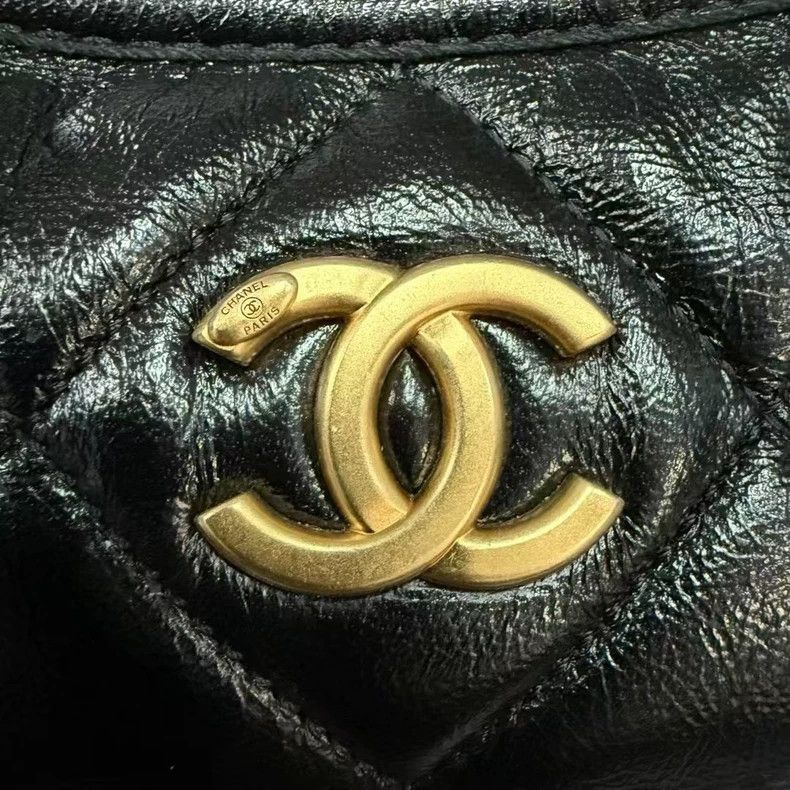 Chanel Chanel Hobo Bag with Gold Chain Details Size ONE SIZE - 6 Thumbnail