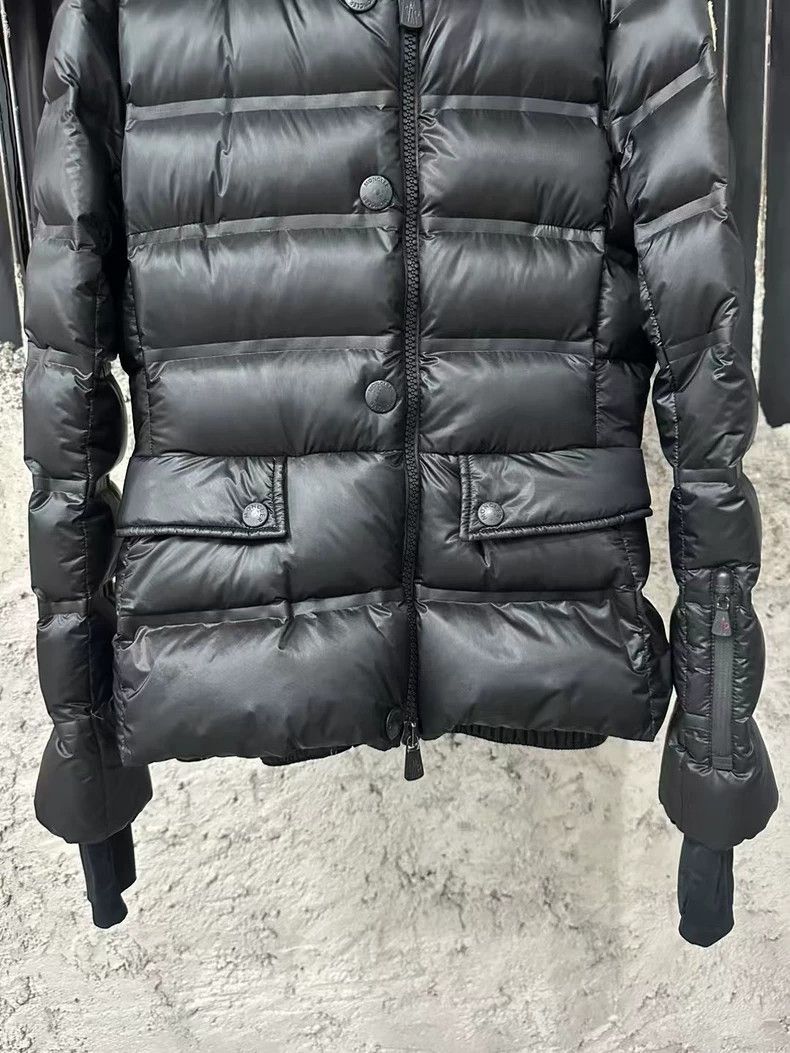 Moncler Moncler Down Jacket with Hood Size 3 Size US M / EU 48-50 / 2 - 4 Thumbnail
