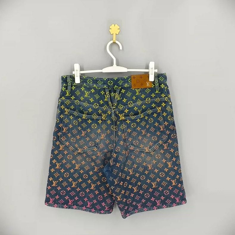 Louis Vuitton LOUIS VUITTON Logo Denim Shorts for Men Size US 30 / EU 46 - 2 Thumbnail
