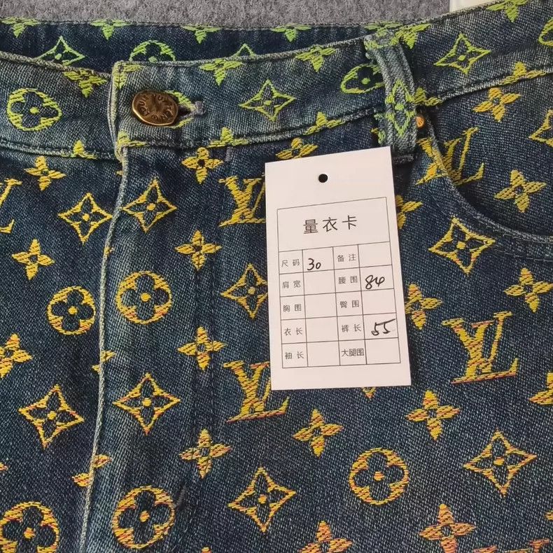 Louis Vuitton LOUIS VUITTON Logo Denim Shorts for Men Size US 30 / EU 46 - 3 Thumbnail