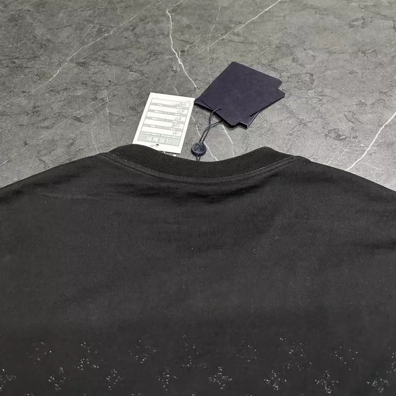 Louis Vuitton Louis Vuitton Gradient Logo T-Shirt Size US M / EU 48-50 / 2 - 4 Thumbnail