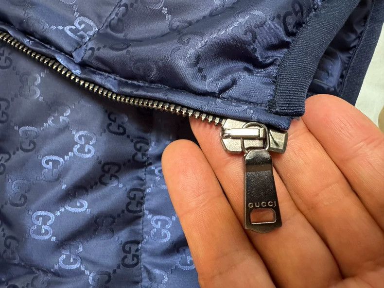 Gucci Gucci Logo Puffer Vest with Hood Size US XL / EU 56 / 4 - 8 Thumbnail