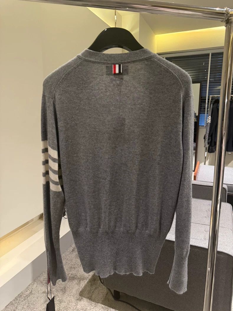 Thom Browne Thom Browne Cashmere Cardigan Light Grey-dmc Size US M / EU 48-50 / 2 - 2 Thumbnail