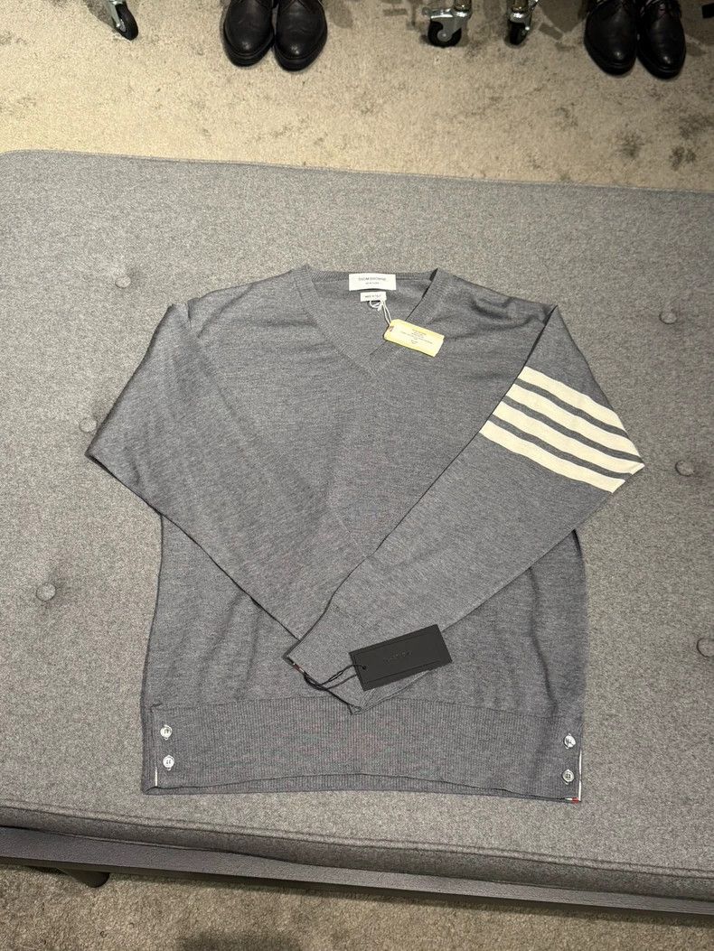 Thom Browne Thom Browne Grey V-Neck Sweater Cardigan-dmc Size US L / EU 52-54 / 3 - 3 Thumbnail