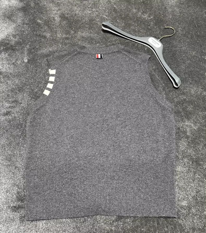 Thom Browne Classic Grey Cashmere Knit Vest by Thom Browne-dmc Size US L / EU 52-54 / 3 - 4 Thumbnail
