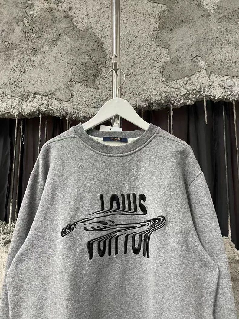 Louis Vuitton Louis Vuitton Gray Embroidered Sweatshirt Size US M / EU 48-50 / 2 - 3 Thumbnail