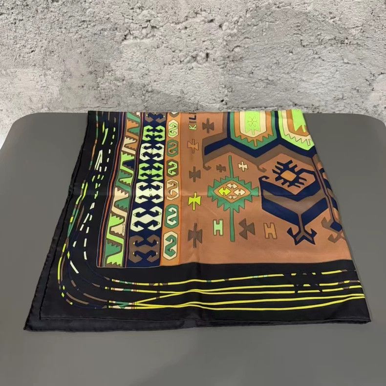 Hermes Hermes Silk Scarf 90x90 Brand New Size ONE SIZE - 2 Thumbnail