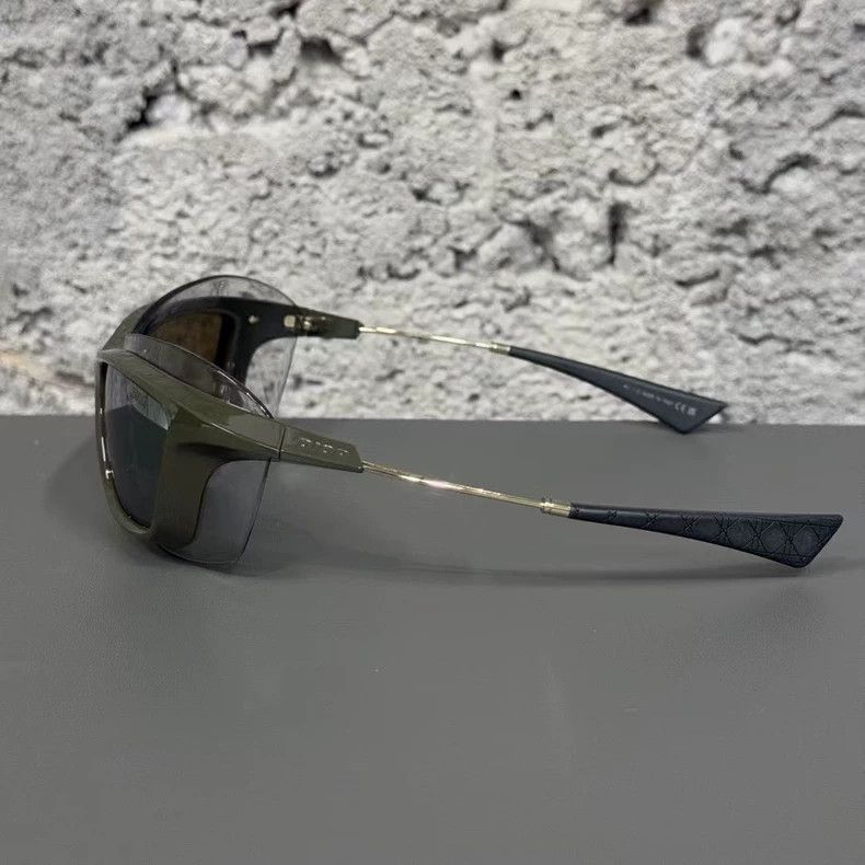 Dior Dior Sunglasses with Case and Box Size ONE SIZE - 4 Thumbnail
