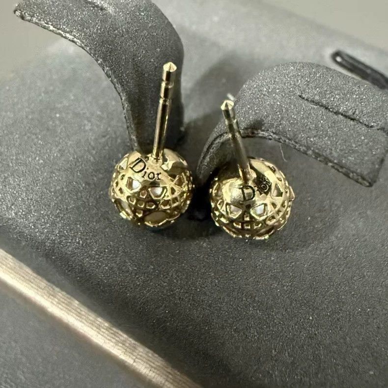 Dior Dior Earrings with Elegant Design Size ONE SIZE - 4 Thumbnail