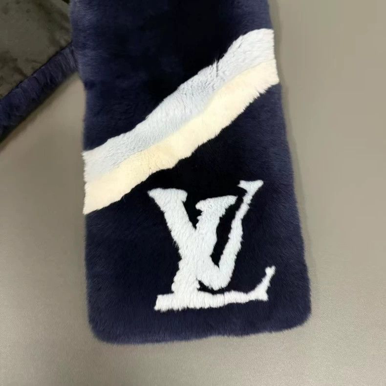 Louis Vuitton Louis Vuitton Water Mink Fur Scarf Size ONE SIZE - 3 Thumbnail