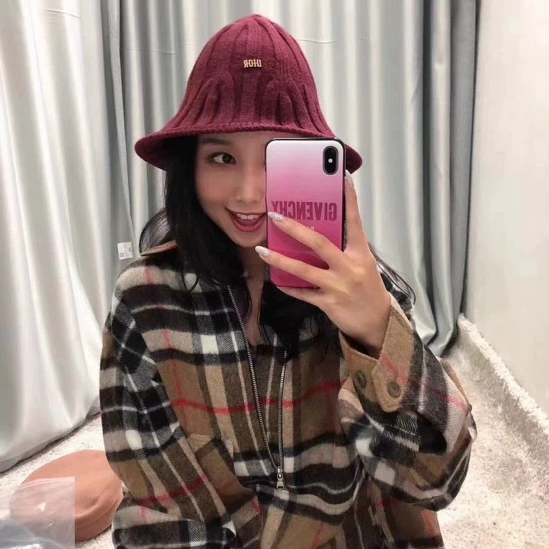 Dior Dior Knitted Hat in Burgundy Color Size ONE SIZE - 3 Thumbnail