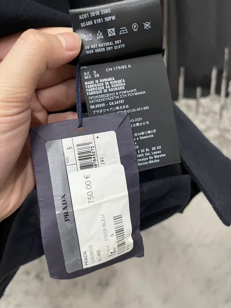 Prada Prada Wool Short Sleeve Shirt with Logo Size US S / EU 44-46 / 1 - 8 Thumbnail