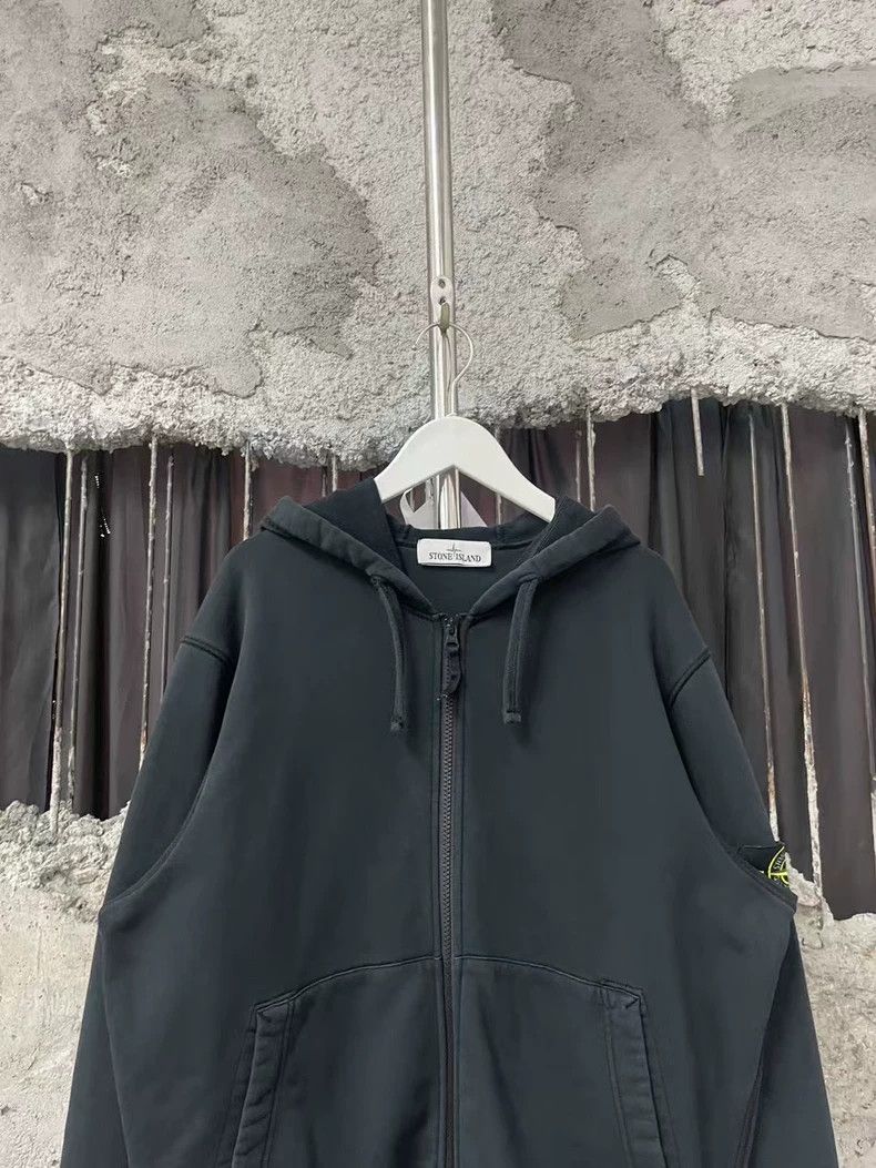 Stone Island Stone Island Zip-Up Hoodie Sweatshirt Size US L / EU 52-54 / 3 - 3 Thumbnail